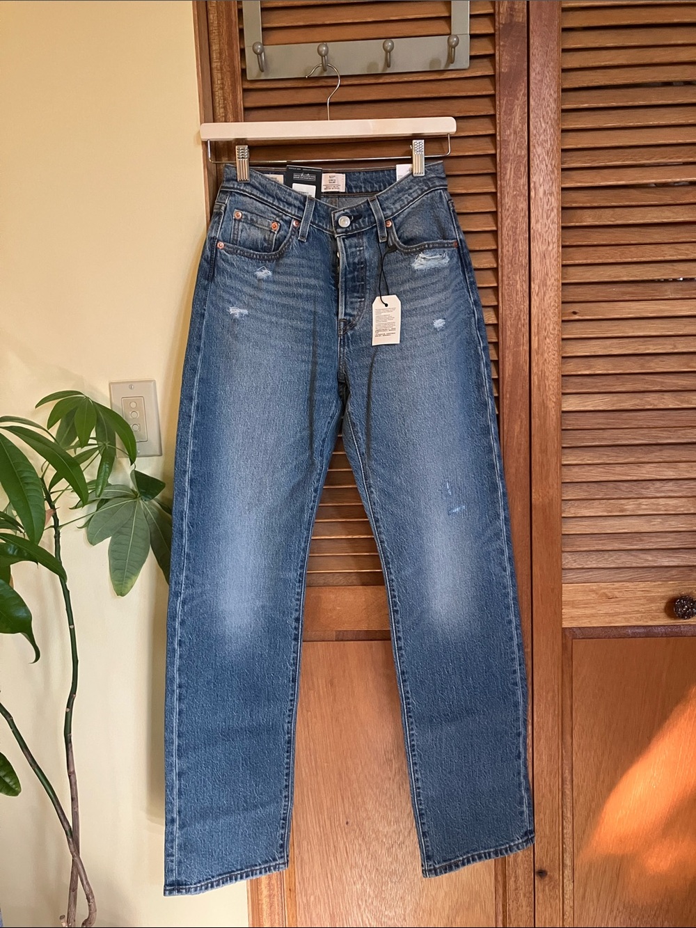 NWT Levi's 501® Curve Jeans - 26 x 32 Medium Blue Denim